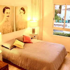 inspiring-apartment-in-carihuela-beach-torremolinos.hotelsinnerja.org/
